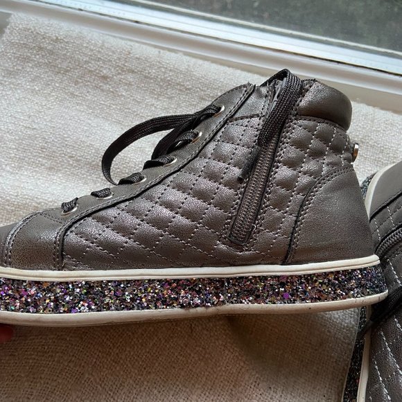 Steve Madden Silver Metallic JCarlson Side Zip High Top Sneaker Glitter Youth 5 - Picture 3 of 5